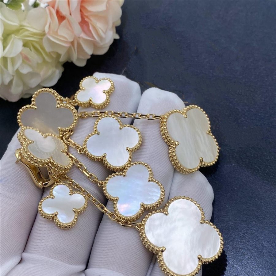 [Vellora Opalyn]CLOVER EARRINGS WHITE MOP 4 MOTIFS GOLD