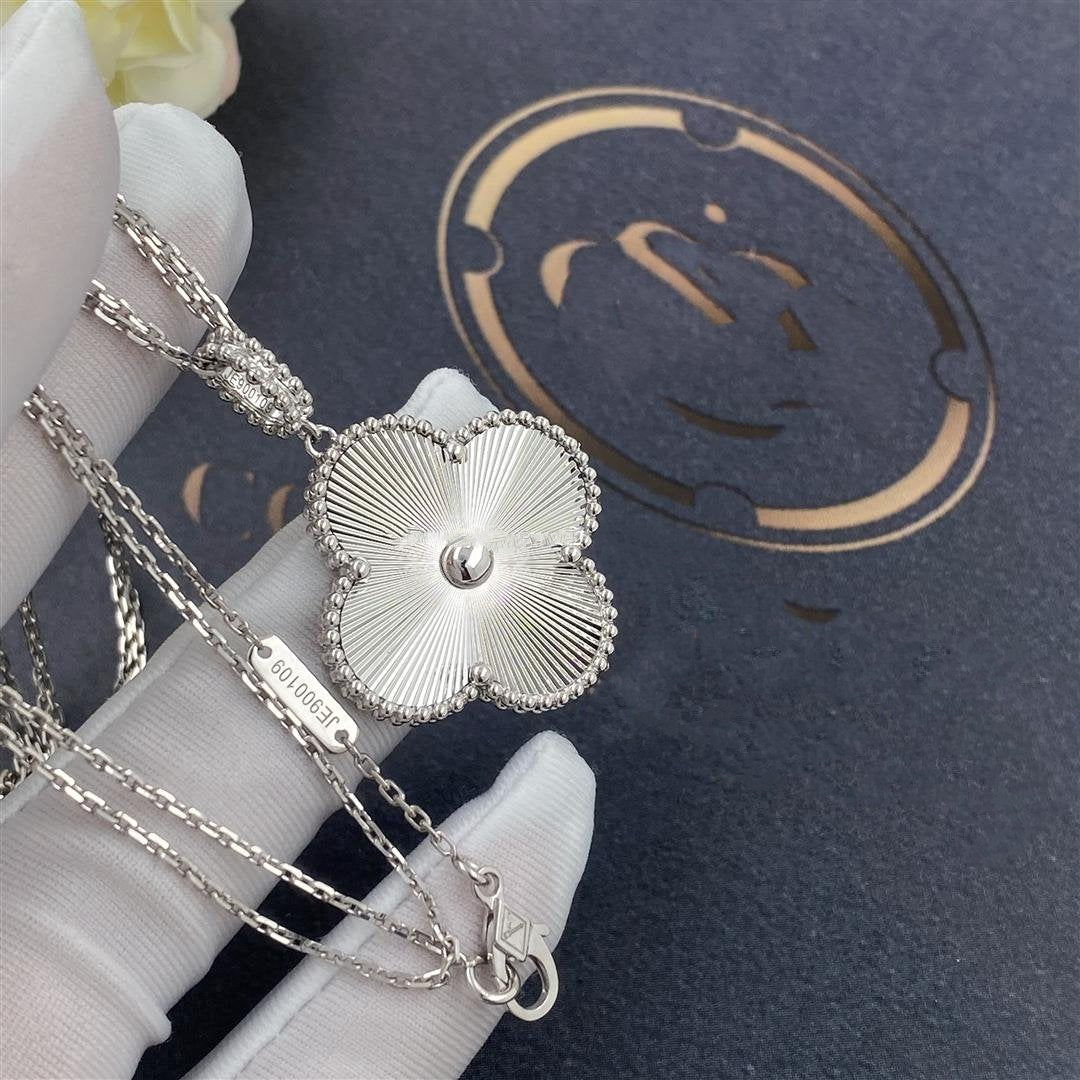 [Vellora Opalyn]CLOVER 25MM SILVER BIG CLOVER NECKLACE