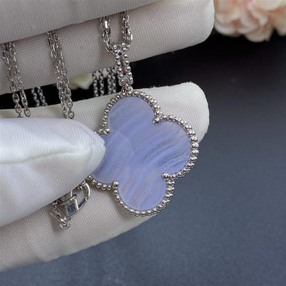 [Vellora Opalyn]CLOVER SILVER CHALCEDONY BIG CLOVER NECKLACE