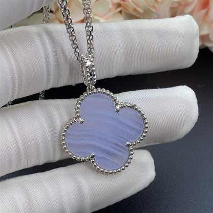 [Vellora Opalyn]CLOVER SILVER CHALCEDONY BIG CLOVER NECKLACE
