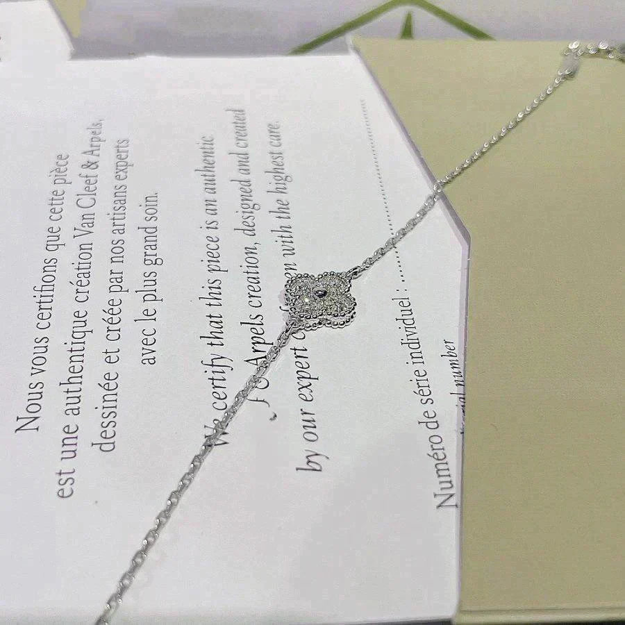[Vellora Opalyn]CLOVER  SINGLE FLOWER BRACELET SILVER
