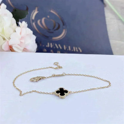 [Vellora Opalyn]CLOVER ONYX SINGLE FLOWER BRACELET