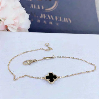 [Vellora Opalyn]CLOVER ONYX SINGLE FLOWER BRACELET