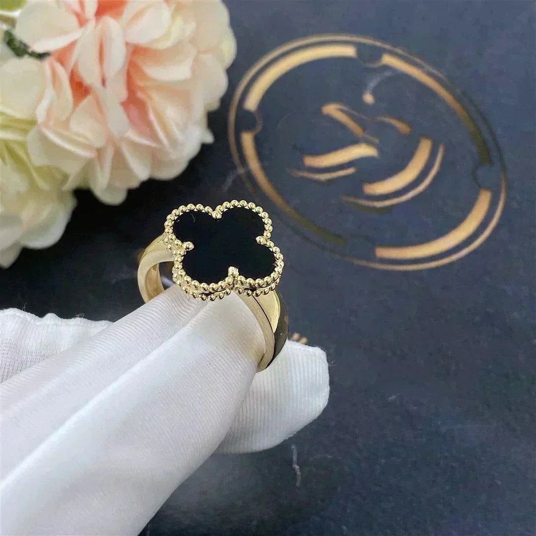 [Vellora Opalyn]CLOVER ONYX RING
