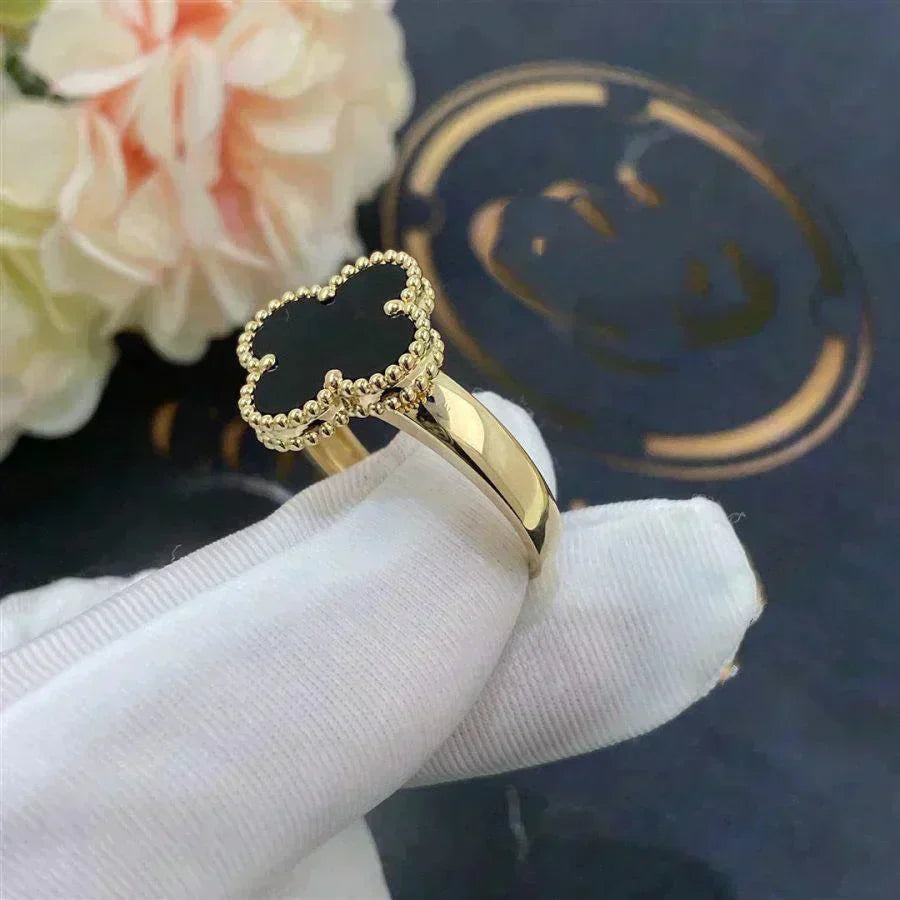 [Vellora Opalyn]CLOVER ONYX RING