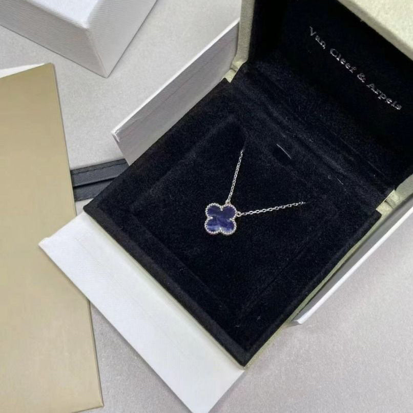 [Vellora Opalyn]CLOVER 15MM PIETERSITE NECKLACE SILVER