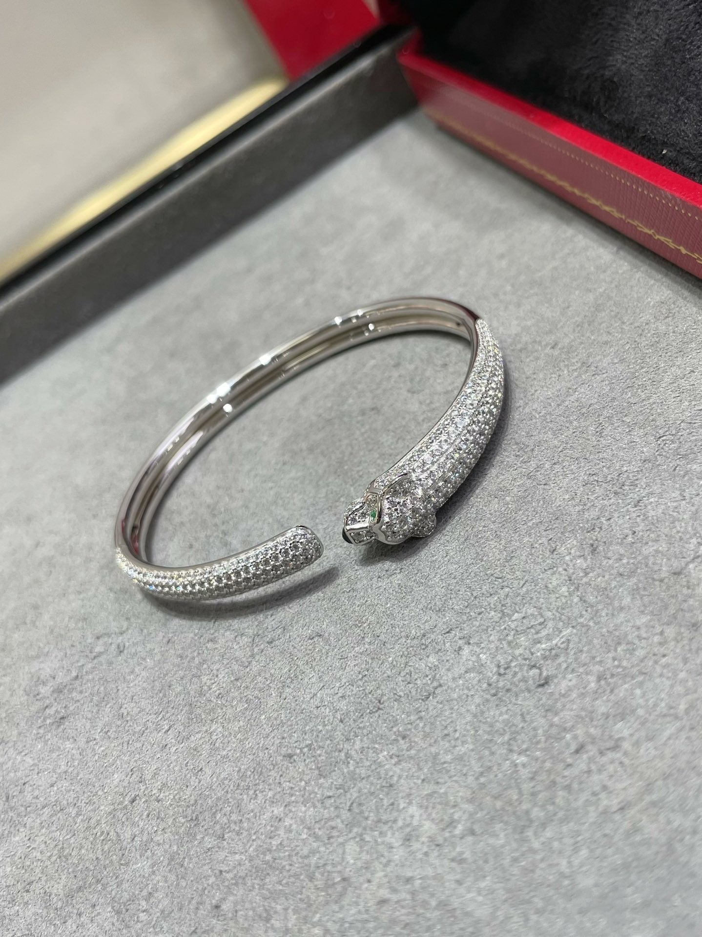 [Vellora Opalyn]PANTHERE FULL DIAMOND OPEN BRACELET