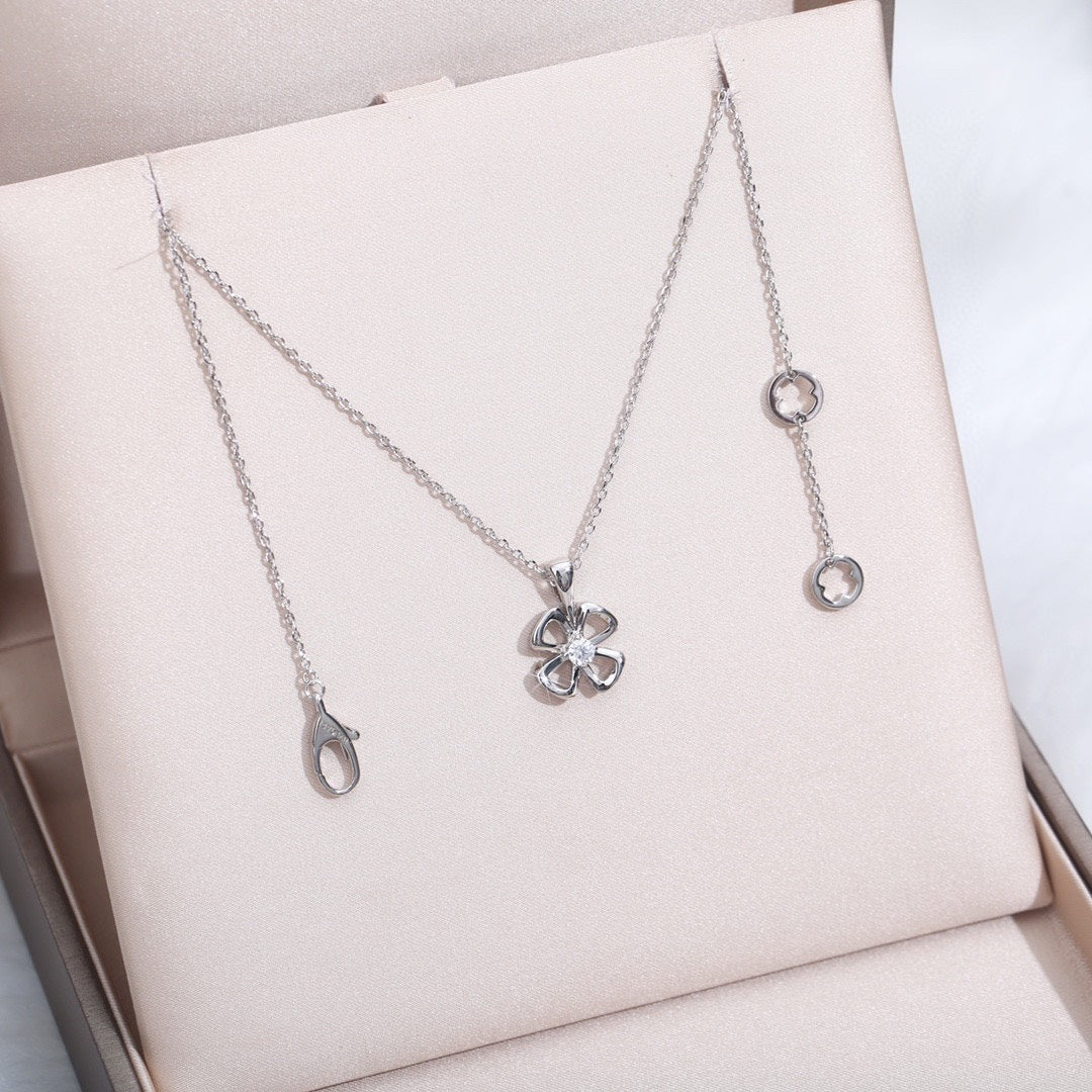 [Vellora Opalyn]FIOREVER NECKLACE DIAMOND CENTER