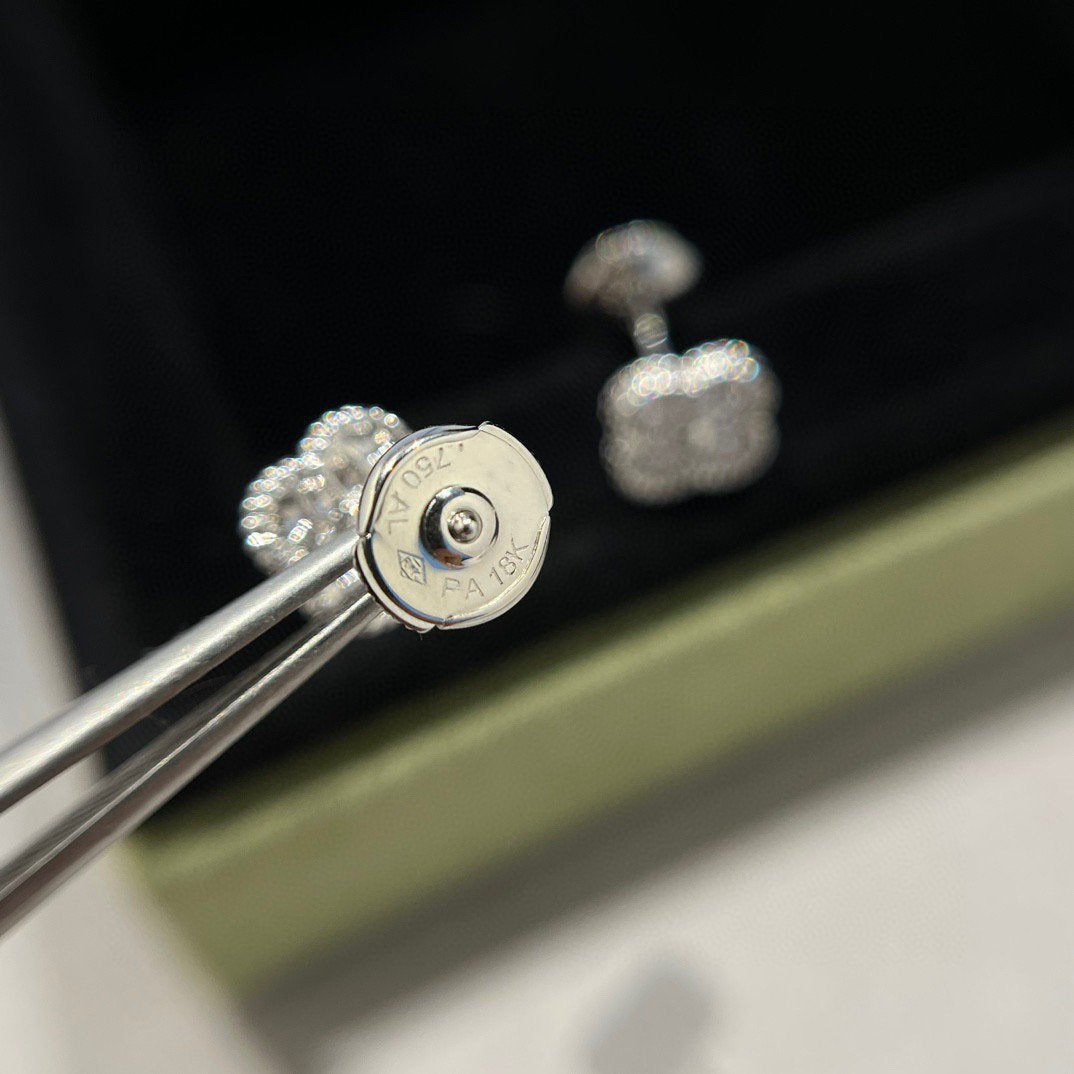 [Vellora Opalyn]CLOVER MINI DIAMOND STUD EARRINGS
