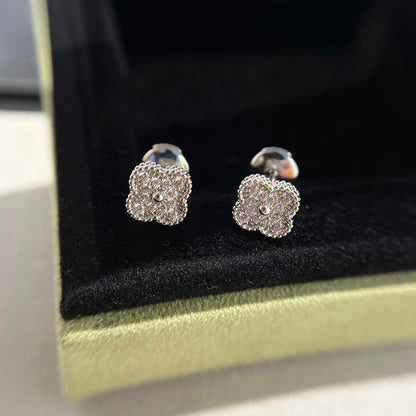 [Vellora Opalyn]CLOVER MINI DIAMOND STUD EARRINGS