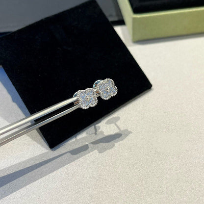 [Vellora Opalyn]CLOVER MINI DIAMOND STUD EARRINGS