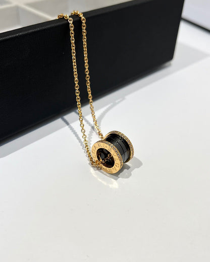 [Vellora Opalyn]ZERO 1 BLACK CERAMIC DIAMOND PINK GOLD NECKLACE