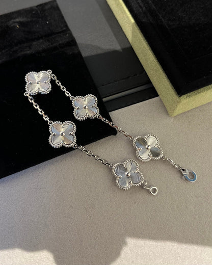 [Vellora Opalyn]CLOVER SILVER 5 MOTIFS BRACELET